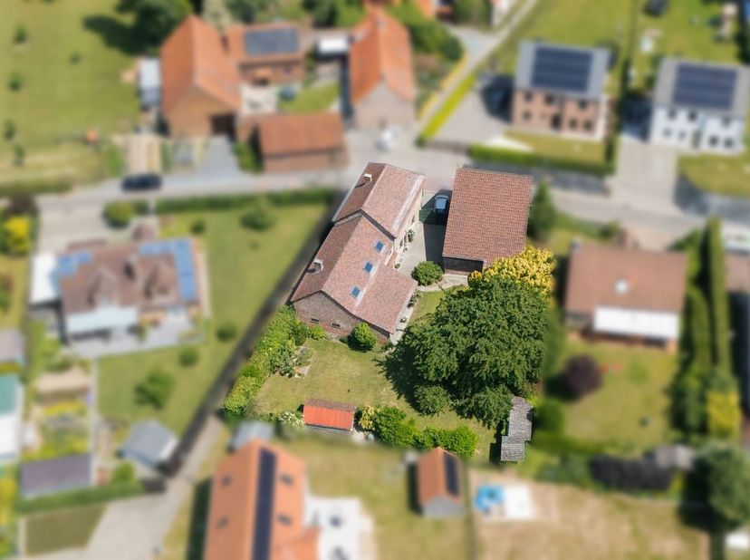 Info en bezoek plannen: Kristof – +32 471 77 09 08 – kristof@bytheway.be | Gelegen in Vlezenbeek (Sint-Pieters-Leeuw), nabij het kasteel van Gaasbeek,