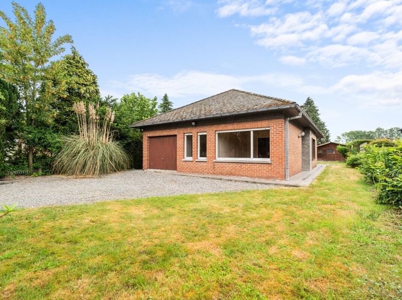 [[ DIT PAND NEEMT DEEL AAN DE ERA OPEN HUIZEN DAG OP 13/6 VAN 16:00 TOT 17:00 ]] Bent u op zoek naar een woning die u volledig naar eigen smaak kunt i