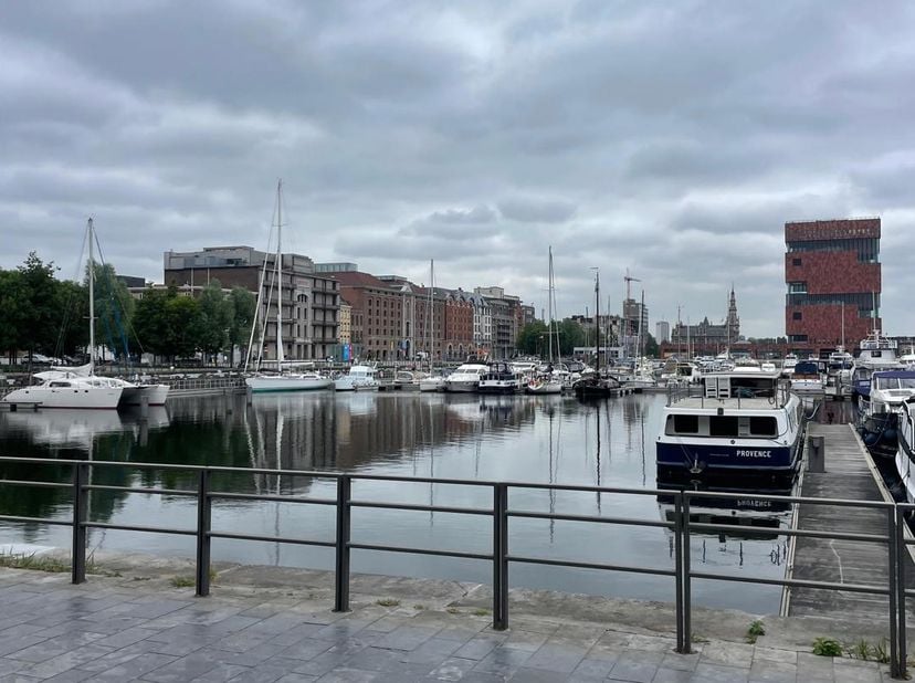 Bien professionnel à louer
                    à 2000 Antwerpen