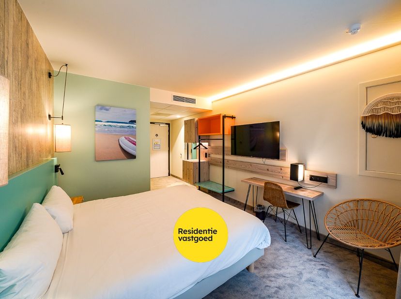 Deze moderne hotelkamer bevindt zich in het hotel Ibis Styles Bredene. Dit is een trendy 3-sterrenhotel met een unieke ligging nabij het strand. Ideaa