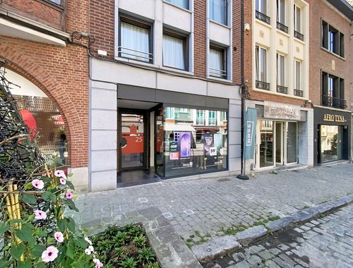                                         Handelszaak te huur in Tournai, € 850
