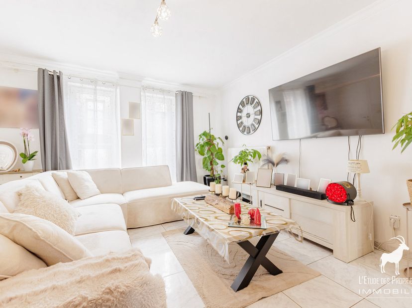 Makelaarsreferentie: V7170-512<br />
*** VIRTUELE TOUR: https://immo360.immo-facile.com/vtour/fr/daea4d/frame ***<br />
Ontdek deze prachtige woning i