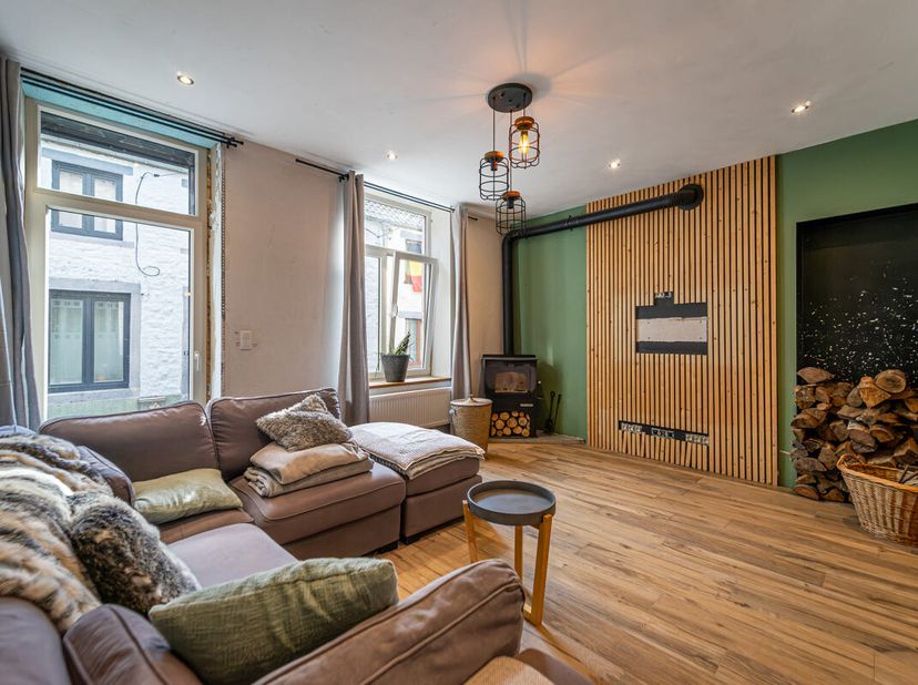 Maison à vendre à ,
                    6200 Bouffioulx
