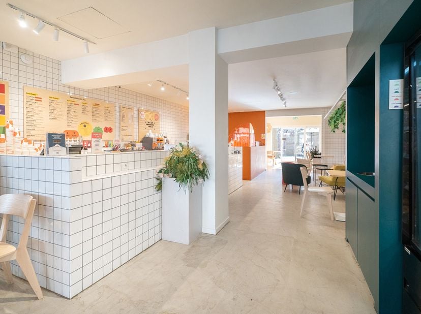 SURFACE COMMERCIALe 194m2 - CIMETIERE D'IXELLES<br />
Situé dans un quartier animé et stratégique, ce rez-de-chaussée commercial de 194 m² (140 m² en