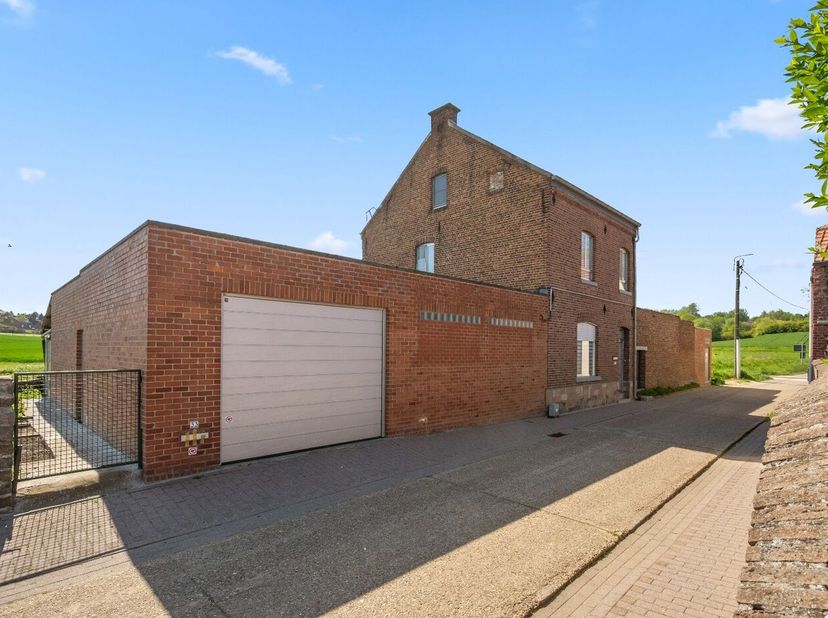 Open house zaterdag 29 augustus van 10.30 u - 12.00 u.<br />
Deze gezellige woning is gelegen in het rustige Hoegaarden en is een open bebouwing met v