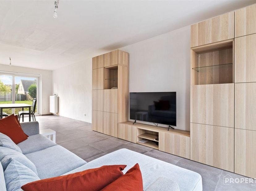 Nieuwbouw woning te koop op een toplocatie te KORTRIJK!!<br />
<br />
 De woning bestaat uit:<br />
<br />
 aparte inkom<br />
, gastentoilet,<br />