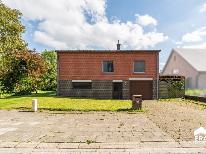 De vraagprijs is een vanafprijs, u kan bieden vanaf dit bedrag. Elk bod wordt overgemaakt aan de eigenaars. Let op renovatietermijn lopende! Te koop: