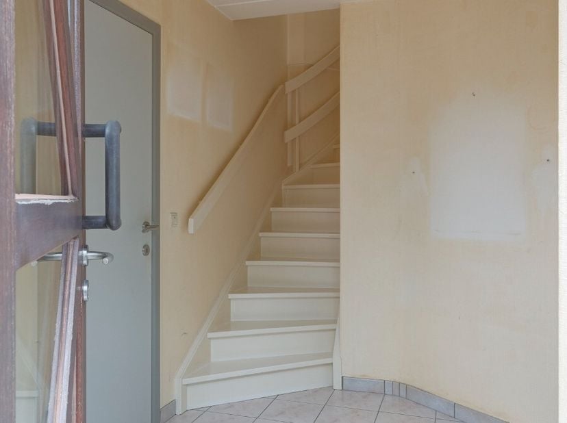 Goed onderhouden woning met 2 (mogelijk 3) slaapkamers en onderhoudsvriendelijke buitenruimte vlakbij het centrum van Herk-de-Stad. Voor meer info, ga