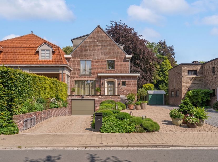 Huis te koop in Schuurstraat 70,
                    9040 Sint-Amandsberg