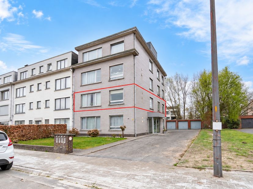 Appartement te koop in Ernest Claeslaan 48 bus 2,
                    9111 Belsele