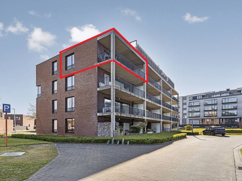 Découvrez cet appartement exceptionnellement lumineux et moderne (93 m² de surface habitable) à vendre, situé à proximité de la périphérie de Bruges e