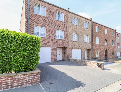                                         Woning te koop in Châtelineau, € 339.000
