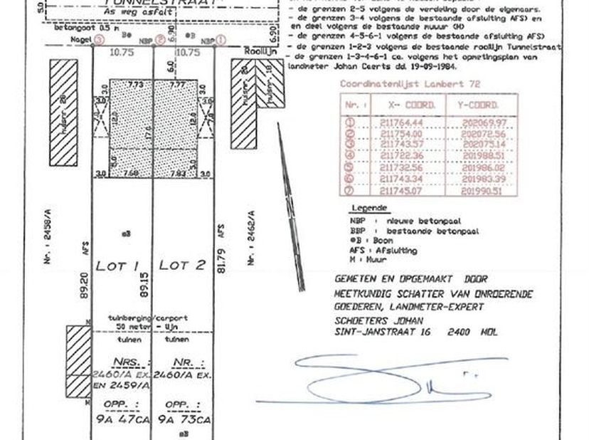 Terrain à bâtir de 947 m² destiné à une construction semi-détachée. <br />
La largeur de la rue est de 10,75 m.<br />
À quelques pas des écoles et des