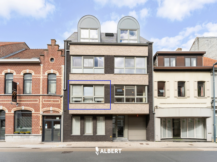 Verzorgd en energiezuinig tweeslaapkamerappartement nabij het centrum van Izegem.<br />
Ideaal als investering of starterswoning!<br />
De indeling is