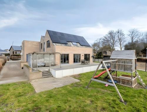                                         Villa à vendre à Kumtich, € 665.000
