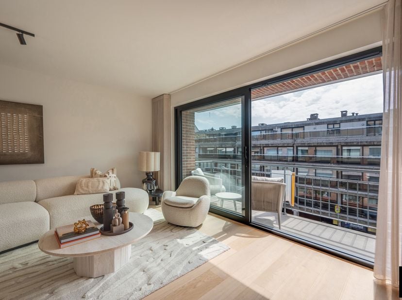 Exclusief en totaal gerenoveerd luxeappartement met uitzonderlijke afwerking op een absolute toplocatie in de prestigieuze Van Bunnenlaan, op enkele s