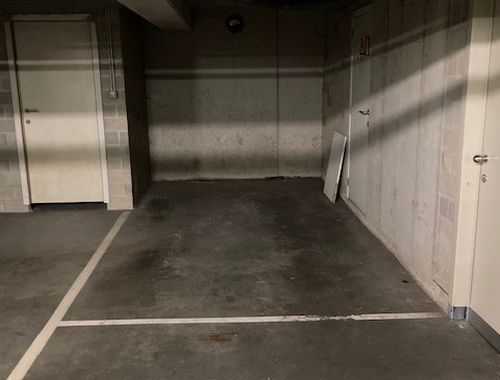                                         Staanplaats te koop in Wilrijk, € 25.000
