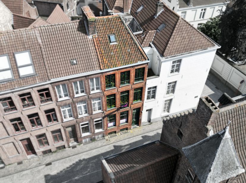 Maison de caractère de 8 chambres au cœur historique de Bruges – Pijperstraat 5<br />
En plein centre du cœur historique de Bruges, dans une rue calme