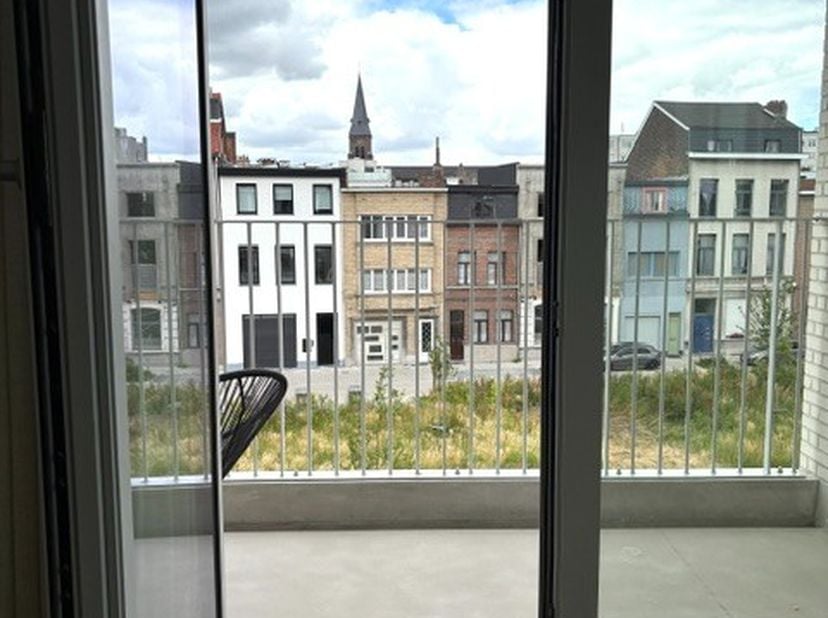 Appartement à louer
                    à 2060 Antwerpen
