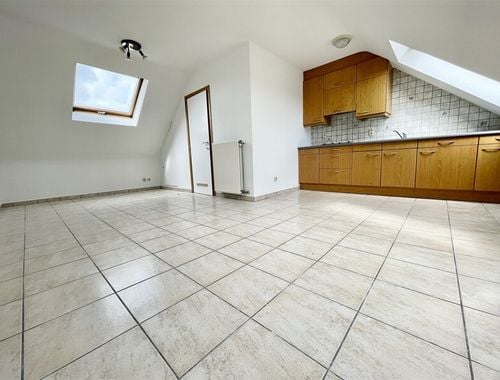                                         Studio met slaaphoek te huur in Dottignies, € 425

