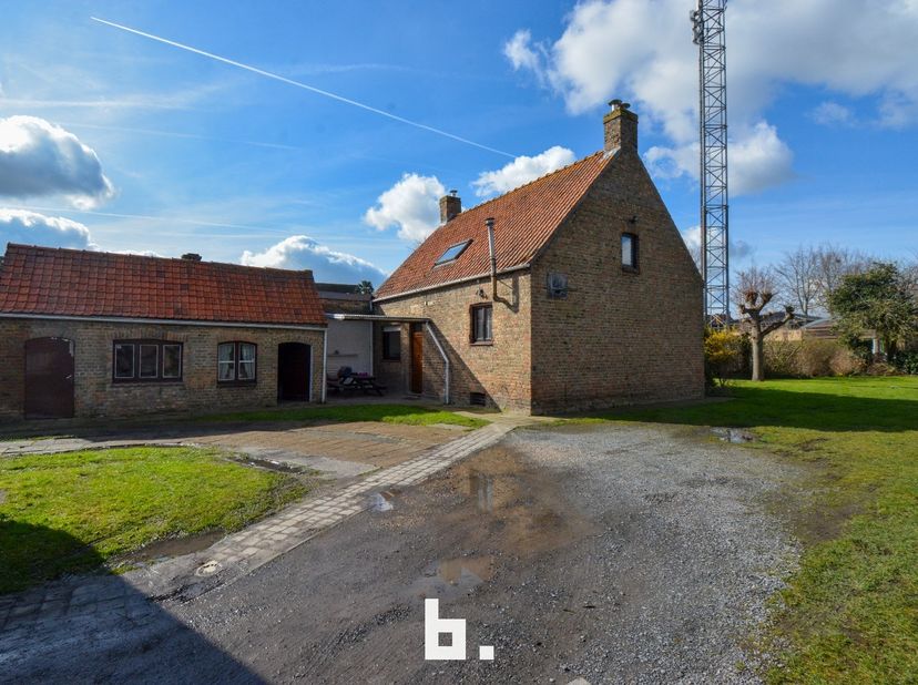 Huis te koop in Ter Looigemweg 35,
                    8000 Brugge