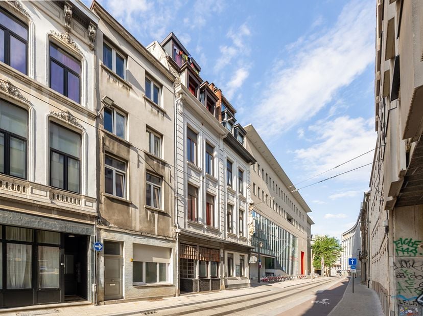 Appartement te koop in Lange Nieuwstraat 93,
                    2000 Antwerpen