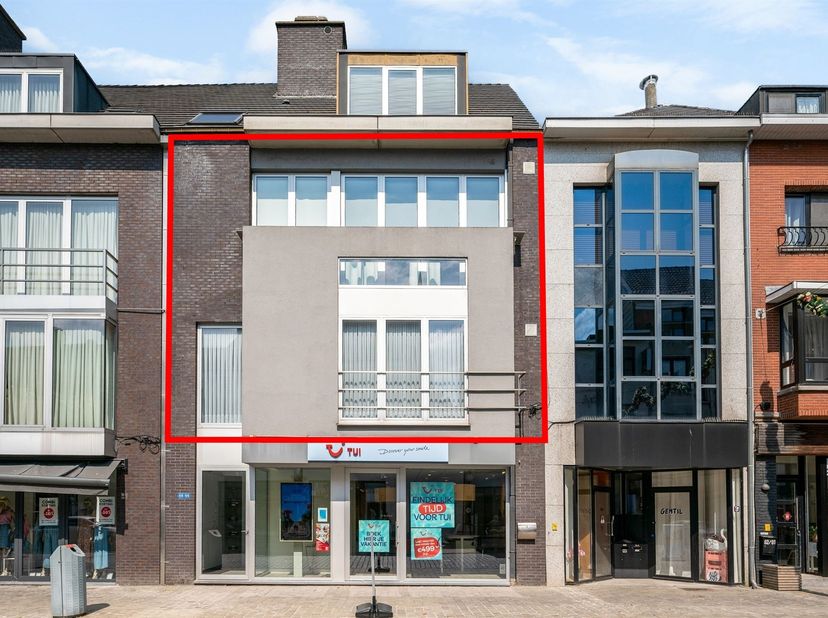 Magnifique appartement en duplex (2 chambres) avec terrasse spacieuse et finitions de qualité au cœur d'Herentals.<br />
Ce duplex élégant et excepti