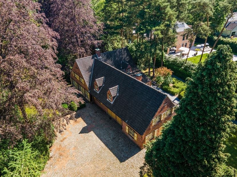 Huis te koop in Catharinadreef 56,
                    2970 Schilde