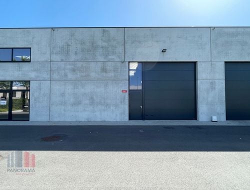                                         Bâtiment d’entreprise à louer à Jabbeke, € 840
