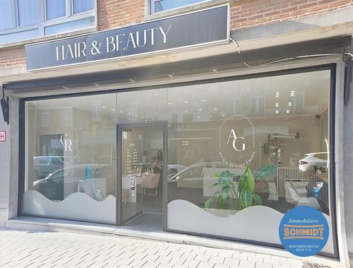                                         Handelsgelijkvloers te koop in Etterbeek, € 249.000

