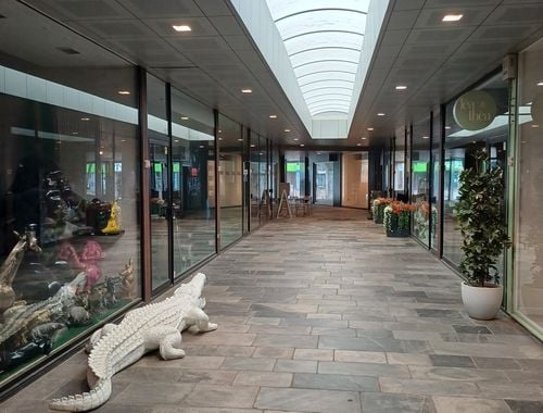                                         Bien commercial à louer à Mortsel, € 375
