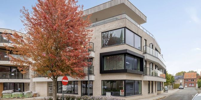 Bien professionnel à vendre à Guido Gezelleplein 8, 8840 Staden