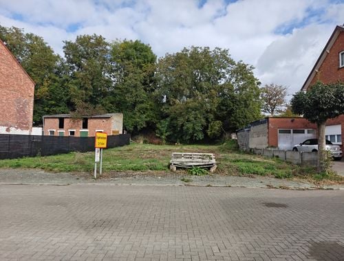                                         Bouwgrond te koop in Klein-Gelmen, € 125.000
