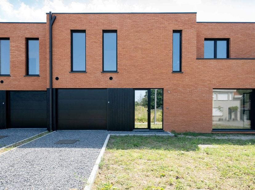 Prachtig gelegen nieuwbouwproject bestaande uit 4 opgeleverde woningen gelegen vlakbij het centrum van Heist-op-den-Berg in een rustige doodlopende st