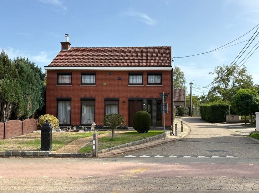 Huis te koop in Dutselstraat 144,
                    3220 Kortrijk-Dutsel