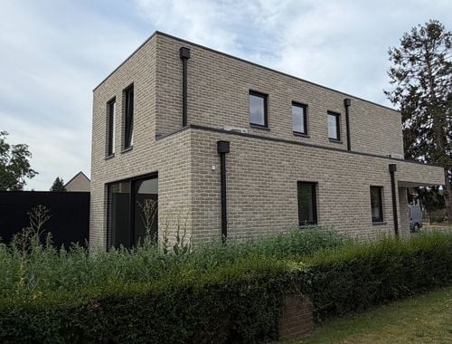                                         Woning te huur in Maaseik, € 1.595
