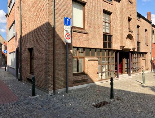                                         Bien commercial à louer à Eeklo, € 650
