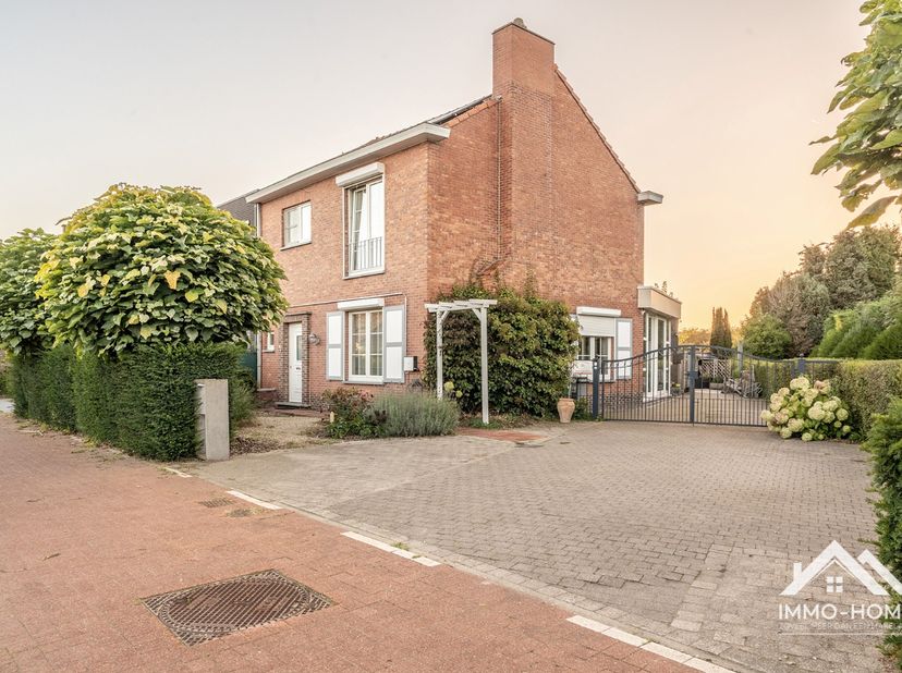 Huis te koop in Eksaardebaan 38,
                    9160 Lokeren