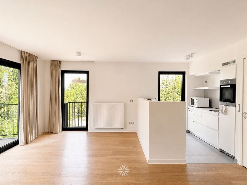 GAND - 2, rue Lily Boeykens :  Vous recherchez un magnifique appartement lumineux avec place de parking souterraine à louer à Gand ? Alors, lisez vite
