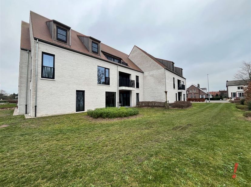 Appartement pour personnes âgées situé dans le quartier résidentiel de Varsenare avec une belle terrasse ensoleillée !<br />
L'appartement se compose