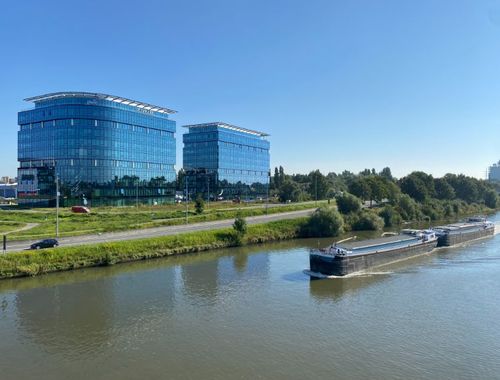                                         Espace de bureaux à louer à Gent, € 5.486
