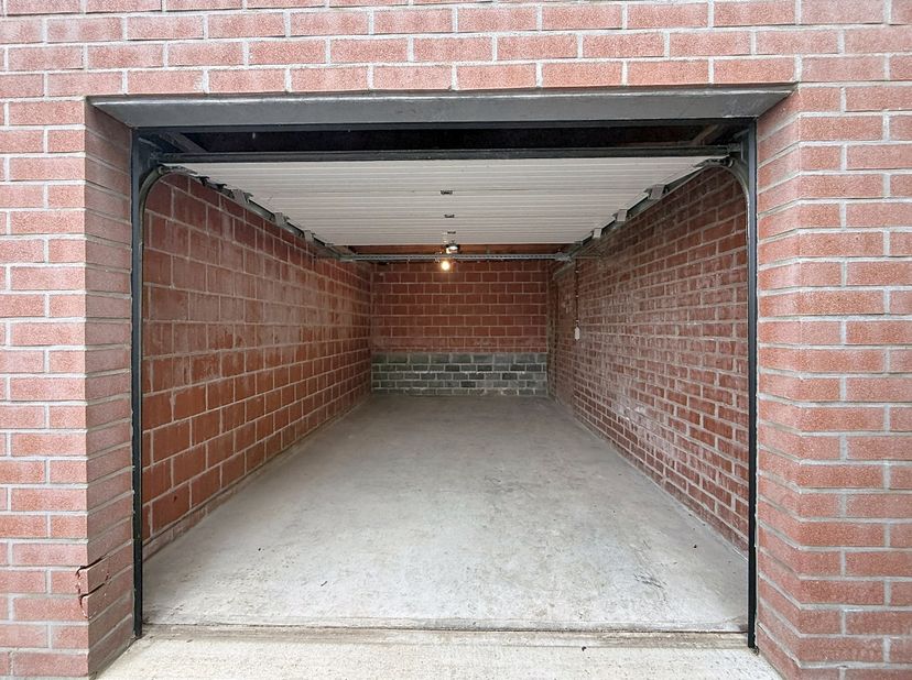 Garage te huur in Kerkstraat 53,
                    8570 Anzegem