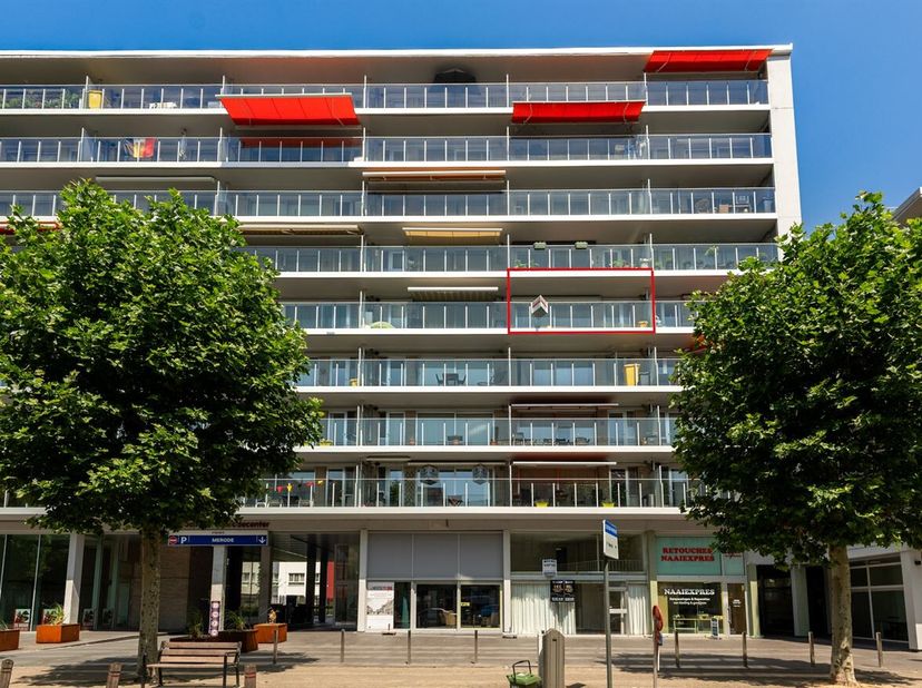 Appartement met 3 slaapkamers, zuidgericht terras en garage<br />
Appartement<br />
Het appartement is gelegen op de vierde verdieping en is bereikbaa