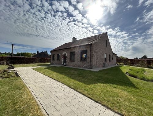                                         Maison à louer à Balen, € 1.250
