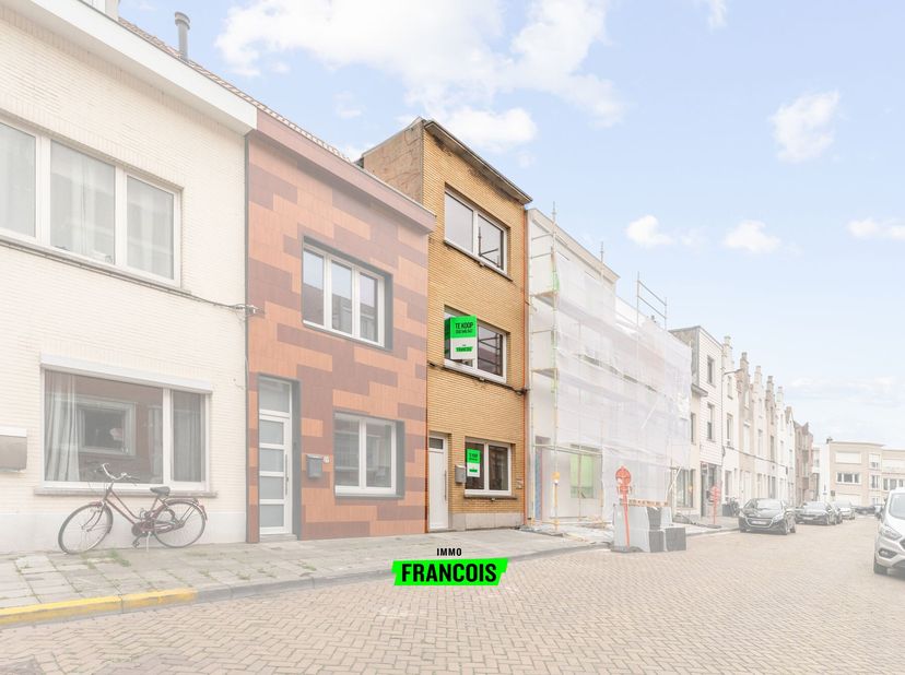 In het hartje van Blankenberge bevindt zich deze te renoveren woning met tal van mogelijkheden. De centrale ligging biedt u tal van voordelen zoals di