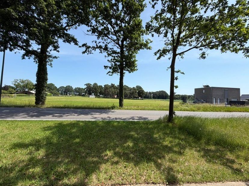 Bouwgrond met landelijk karakter te koop.  <br />
Bent u op zoek naar de perfecte locatie om uw droomwoning te realiseren? Dit prachtig perceel bouwgr