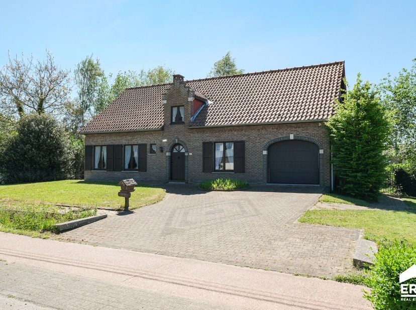[[ CE BIEN PARTICIPE À LA JOURNÉE MAISONS OUVERTES ERA LE 13/6 DE 13:00 À 14:00 ]]<br />
Ce bien participe à la Journée Maisons Ouvertes ERA. Visitabl