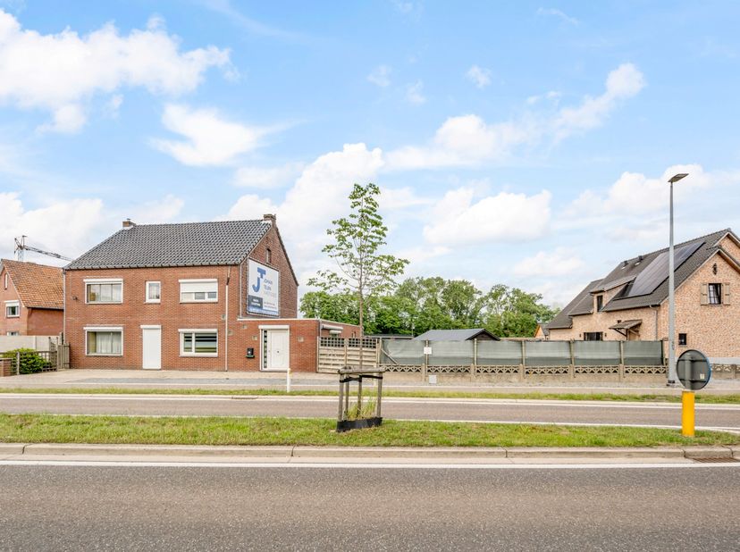 Maison à vendre
                    à 3680 Neeroeteren
