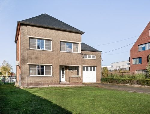                                         Maison à vendre à Onze-Lieve-Vrouw-Waver, € 549.000
