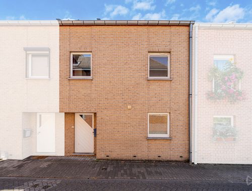                                         Maison unifamiliale à vendre à Leuze-en-Hainaut, € 215.000
